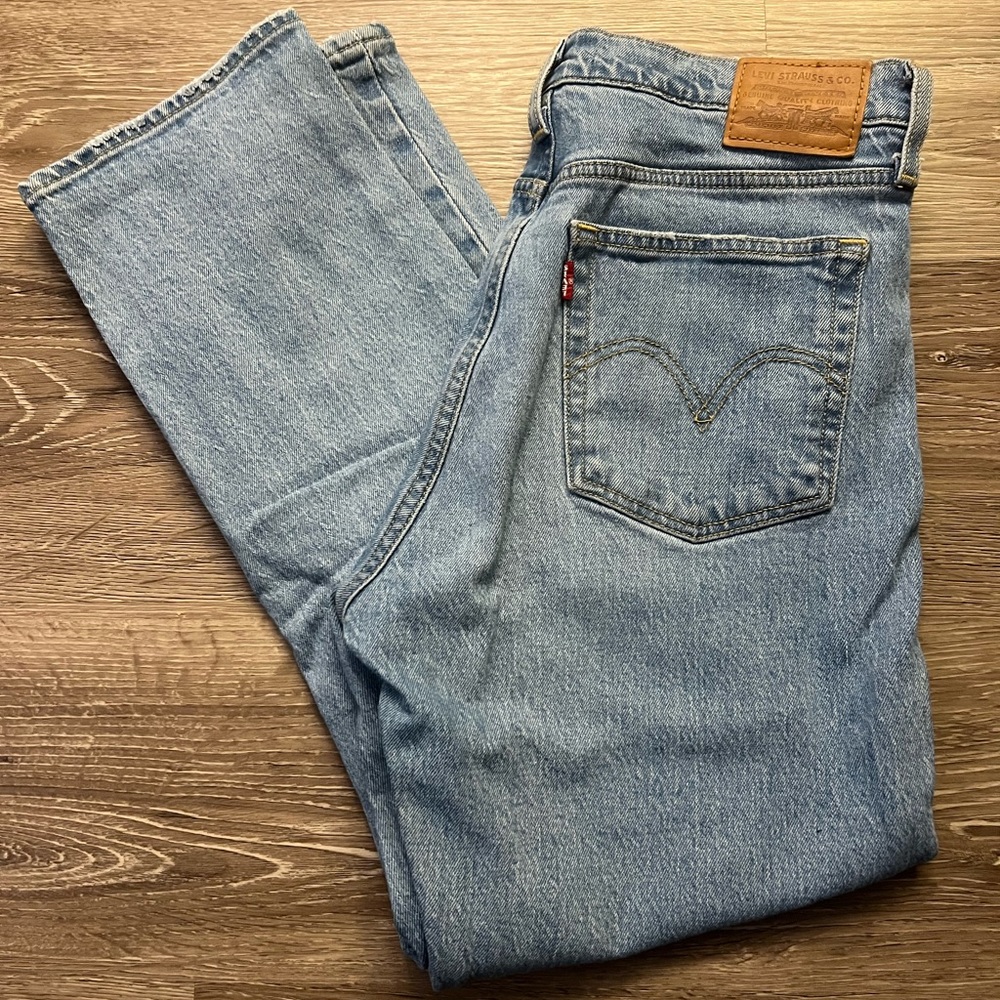 Levi’s Wedgie Straight - distressed